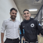 Eduardo Del Castillo junto a Centurion en su llegada a Bolivia.